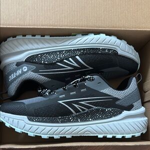 Hi-Tec Women Trail Shoes Size 10 Black Breathable Mesh Lace Up NEW NIB